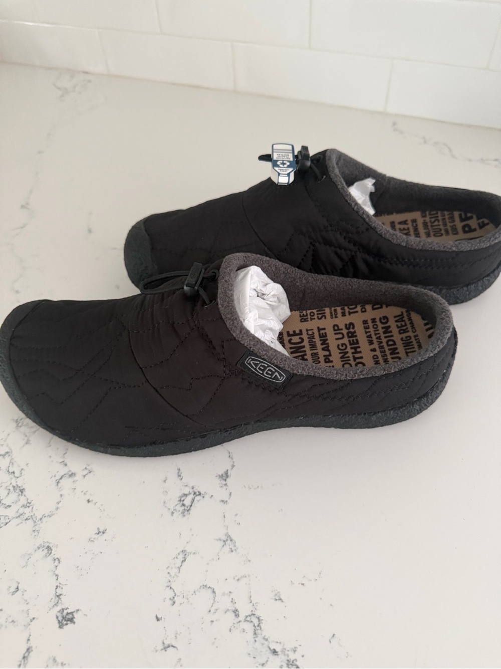 KEEN Howser III Slide Men’s 11 Black NWT Slip On Slipper